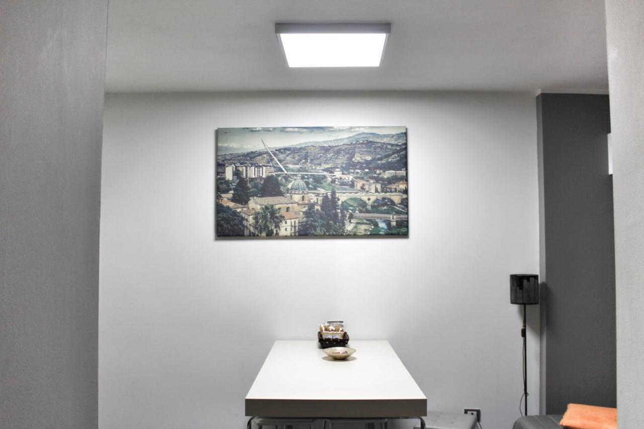 Cosenza Luxury Apartment Exterior photo
